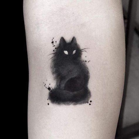 27 top idées de tatouages chat noir pour s'inspirer 7