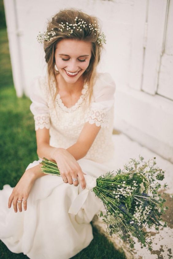 33 Coiffures de mariage bohèmes pour cheveux mi longs 9