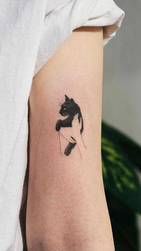 27 top idées de tatouages chat noir pour s'inspirer 9
