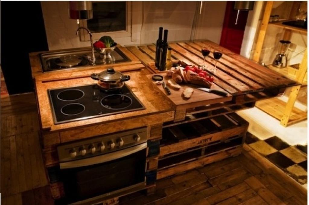 25 idées pour aménager une cuisine avec des palettes 8