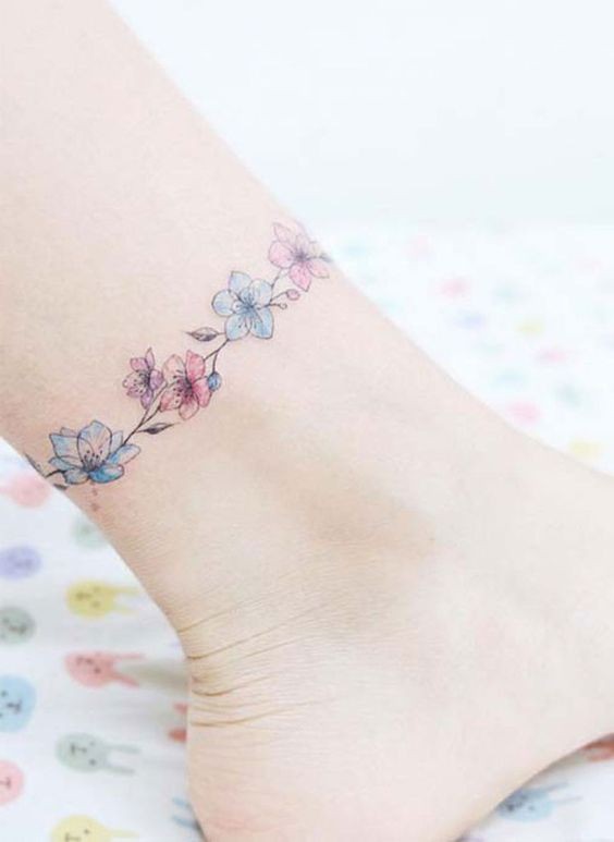 100 idées de tatouages cheville pour femme 9
