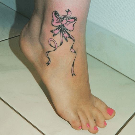 100 idées de tatouages cheville pour femme 13