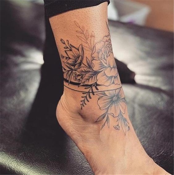 100 idées de tatouages cheville pour femme 84