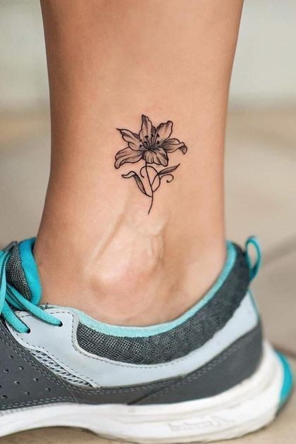 50 top idées de tatouage fleur de lys + significations. 34