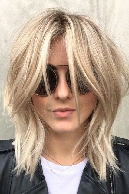 56 Coupes de cheveux mi-long qui rendent une femme irrésistible 27