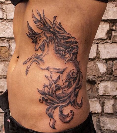 36 tatouages cote femme pour sublimer une cote 15 36 tatouages cote femme pour sublimer une cote 15