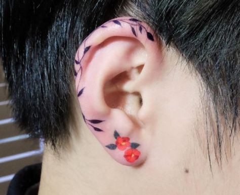 24 top idées de tatouages oreille délicats & sensuels 1