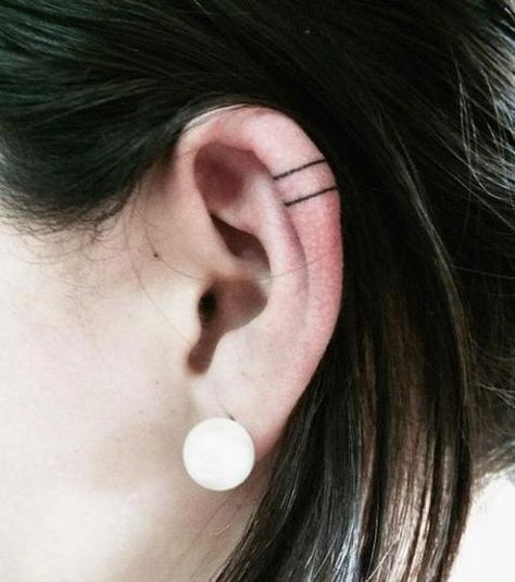 24 top idées de tatouages oreille délicats & sensuels 2