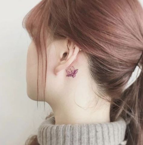 24 top idées de tatouages oreille délicats & sensuels 22