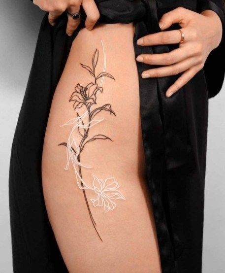 29 tatouages hanche pour femme qui font de l'effet 4