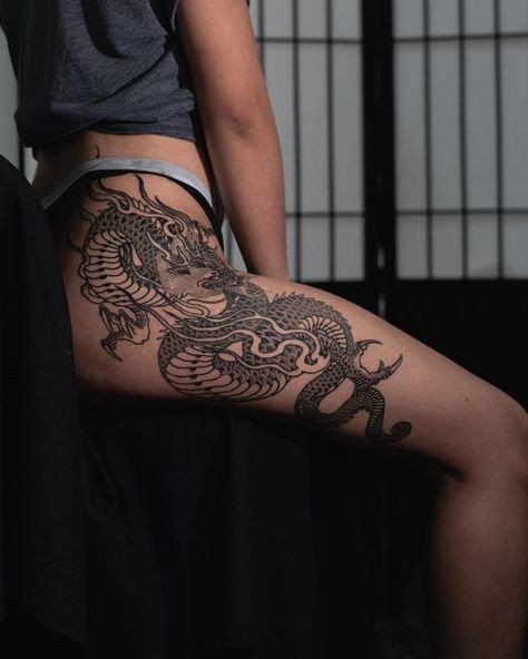 29 tatouages hanche pour femme qui font de l'effet 17