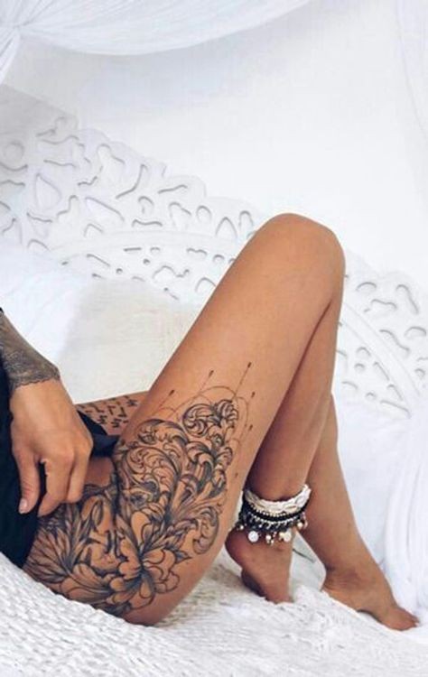 29 tatouages hanche pour femme qui font de l'effet 22