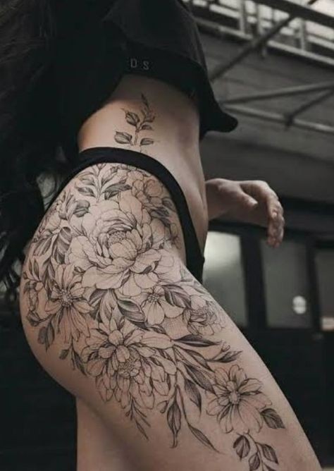 29 tatouages hanche pour femme qui font de l'effet 25
