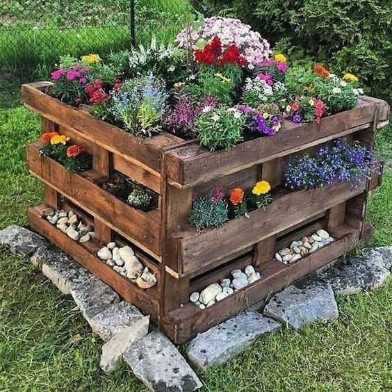 60 idées pour faire une jardinière avec une palette 24
