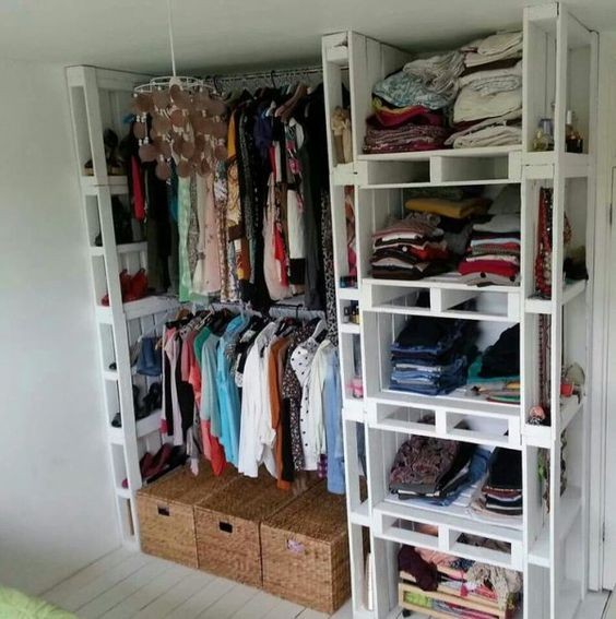 21 idées pour créer un dressing en palette 1 21 idées pour créer un dressing en palette 1
