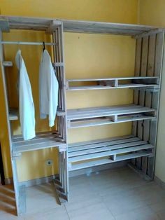 21 idées pour créer un dressing en palette 15 21 idées pour créer un dressing en palette 15