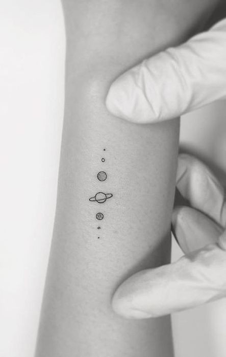 Les 100 plus belles idées de tatouages minimalistes pour femmes 101
