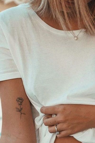 Les 100 plus belles idées de tatouages minimalistes pour femmes 106