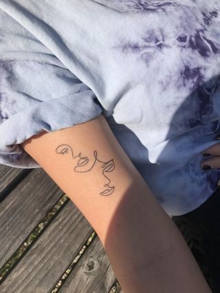 Les 100 plus belles idées de tatouages minimalistes pour femmes 19