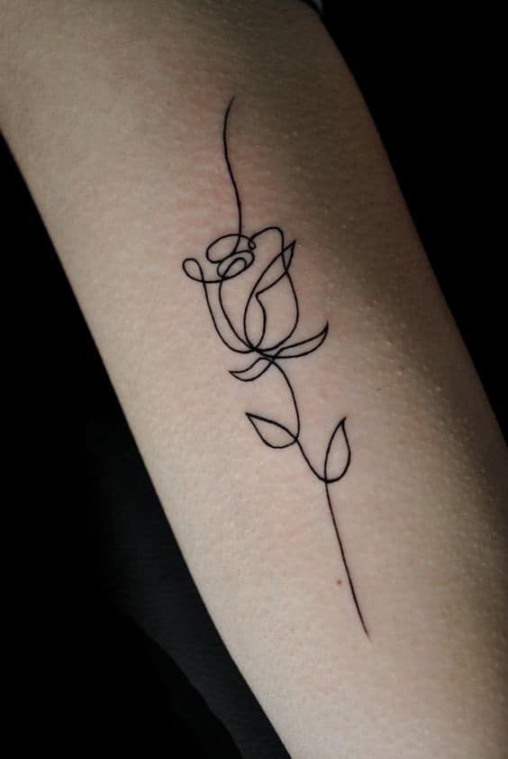 Les 100 plus belles idées de tatouages minimalistes pour femmes 32