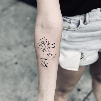 Les 100 plus belles idées de tatouages minimalistes pour femmes 36