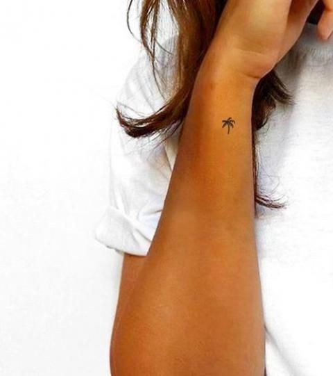 Les 100 plus belles idées de tatouages minimalistes pour femmes 55