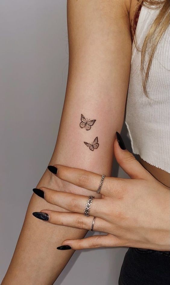 Les 100 plus belles idées de tatouages minimalistes pour femmes 59