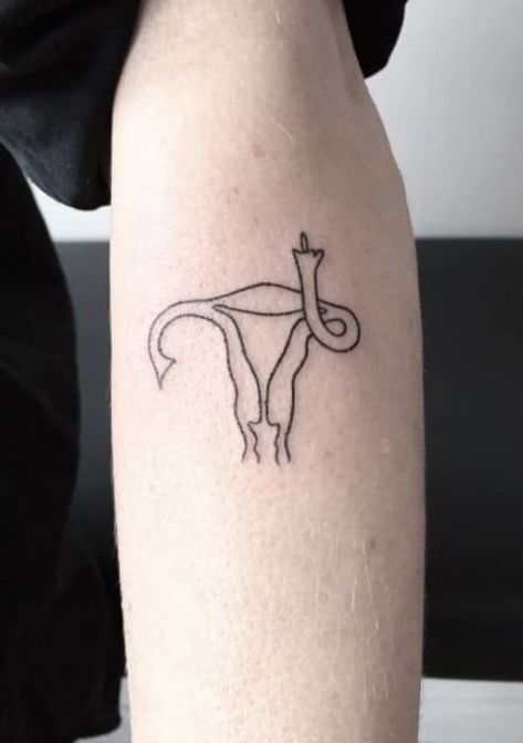 Les 100 plus belles idées de tatouages minimalistes pour femmes 8