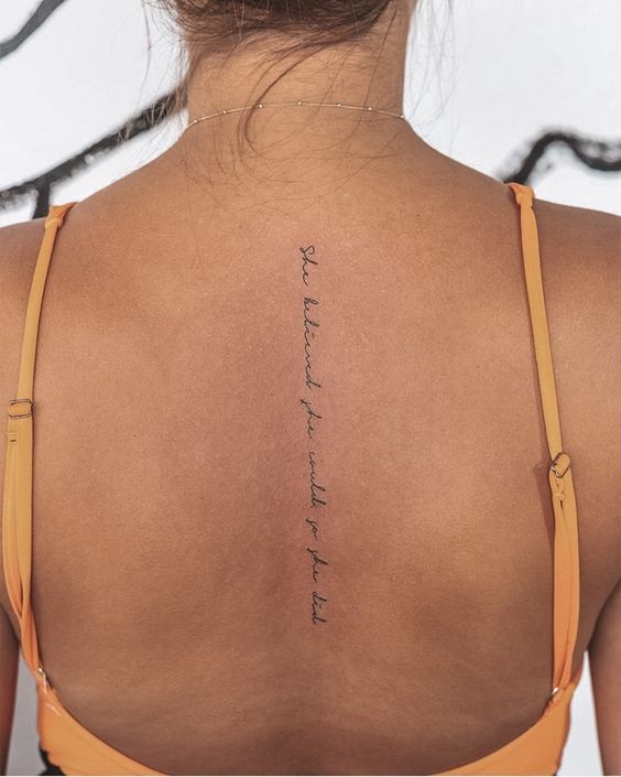 Les 100 plus belles idées de tatouages minimalistes pour femmes 83