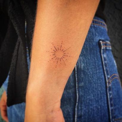 Les 100 plus belles idées de tatouages minimalistes pour femmes 87