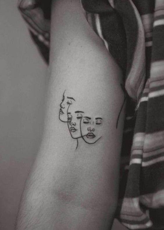 Les 100 plus belles idées de tatouages minimalistes pour femmes 89