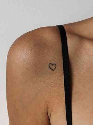 Les 100 plus belles idées de tatouages minimalistes pour femmes 95