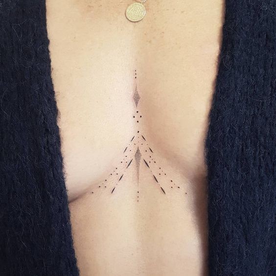 Les 100 plus belles idées de tatouages minimalistes pour femmes 1