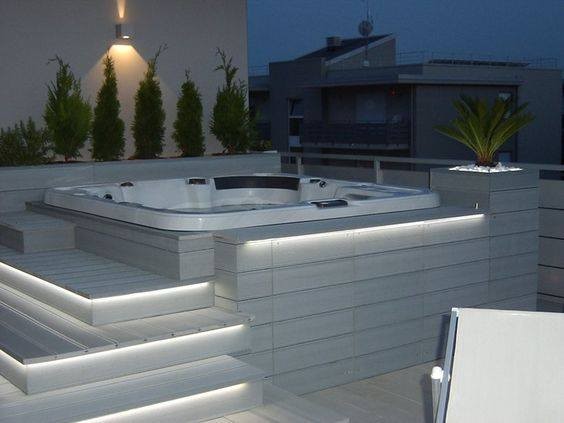 11 top idées de jacuzzi d'intérieur pour s'inspirer 11