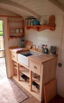 12 idées de cuisines en bois idéales pour les petits espaces 4