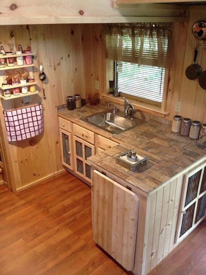 12 idées de cuisines en bois idéales pour les petits espaces 7