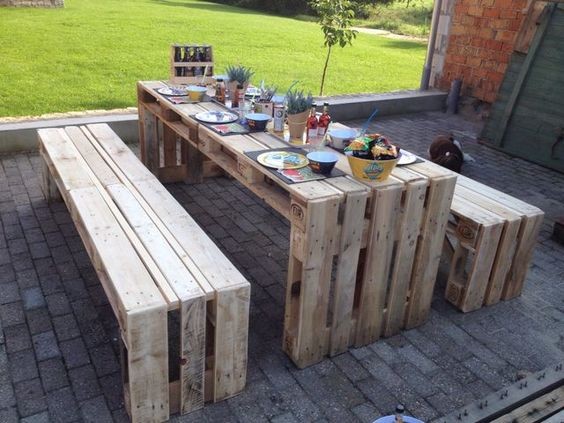 13 idées de tables de jardin en palettes 1