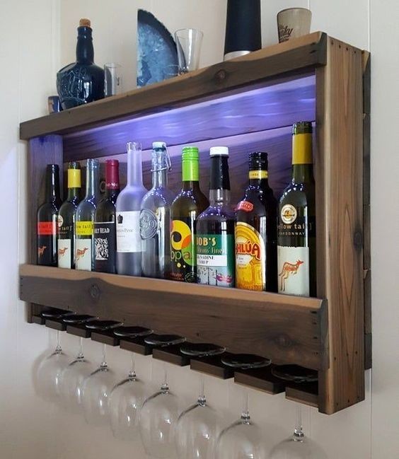 17 idées pour faire un minibar mural avec du bois 17