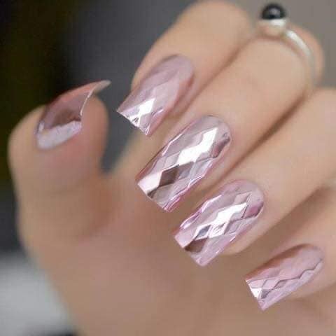 17 top idées d'ongles avec effet miroir 16