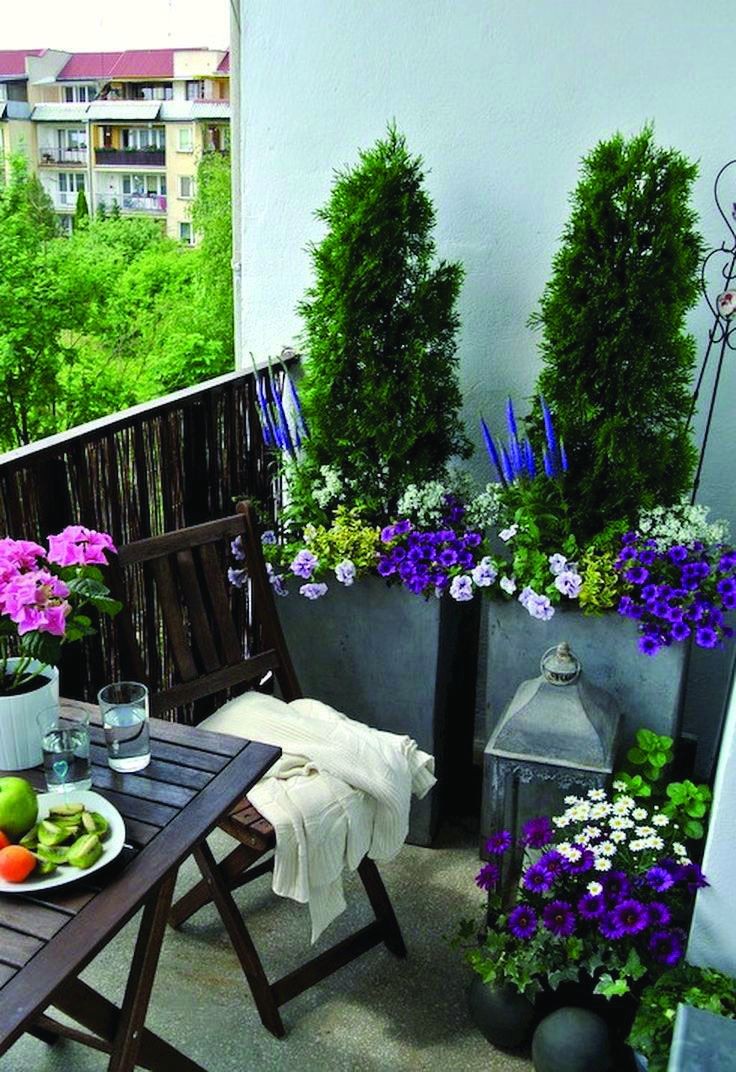 20 superbes idées pour décorer votre balcon avec des fleurs 18