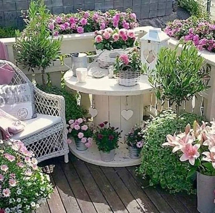 20 superbes idées pour décorer votre balcon avec des fleurs 19