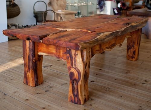 33 idées de bancs, tables & chaises en bois brut 3