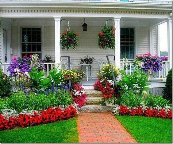 32 décorations de jardin avec des fleurs pour s'inspirer 3