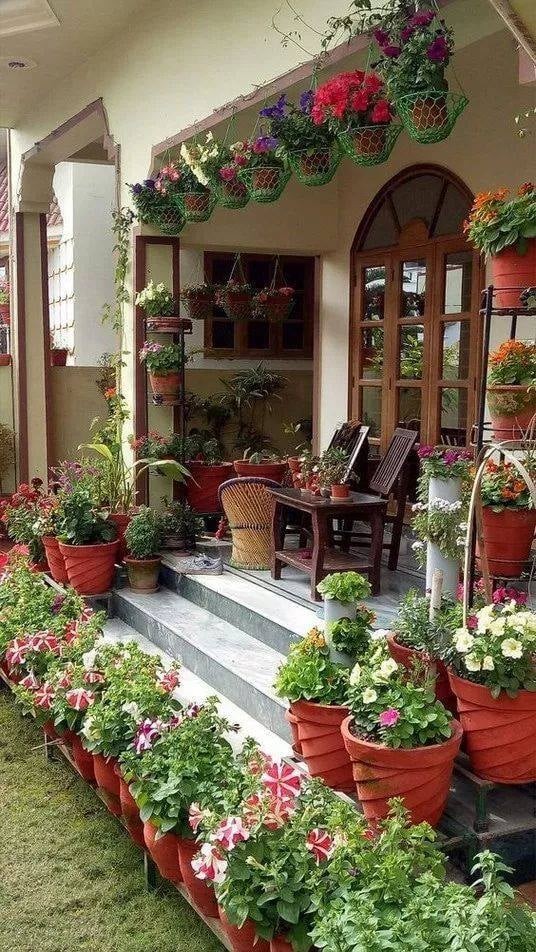 32 décorations de jardin avec des fleurs pour s'inspirer 29