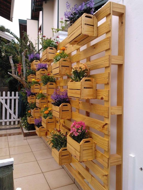 39 étagères en bois pour avoir des plantes bien organisées 20