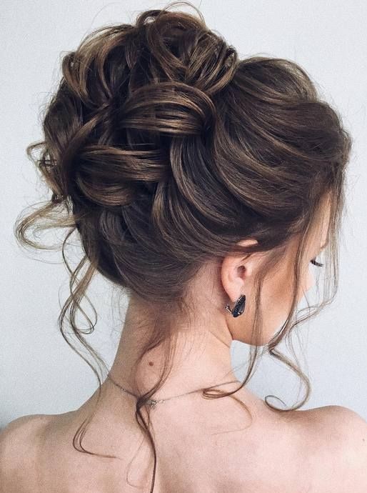 53 Chignons hauts de mariage pour s'inspirer 19