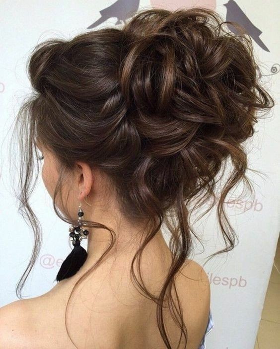 53 Chignons hauts de mariage pour s'inspirer 20