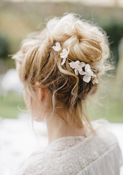 53 Chignons hauts de mariage pour s'inspirer 27