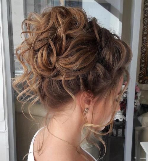 53 Chignons hauts de mariage pour s'inspirer 38