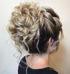 53 Chignons hauts de mariage pour s'inspirer 41